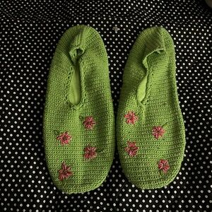 New without tags hand crocheted green slippers